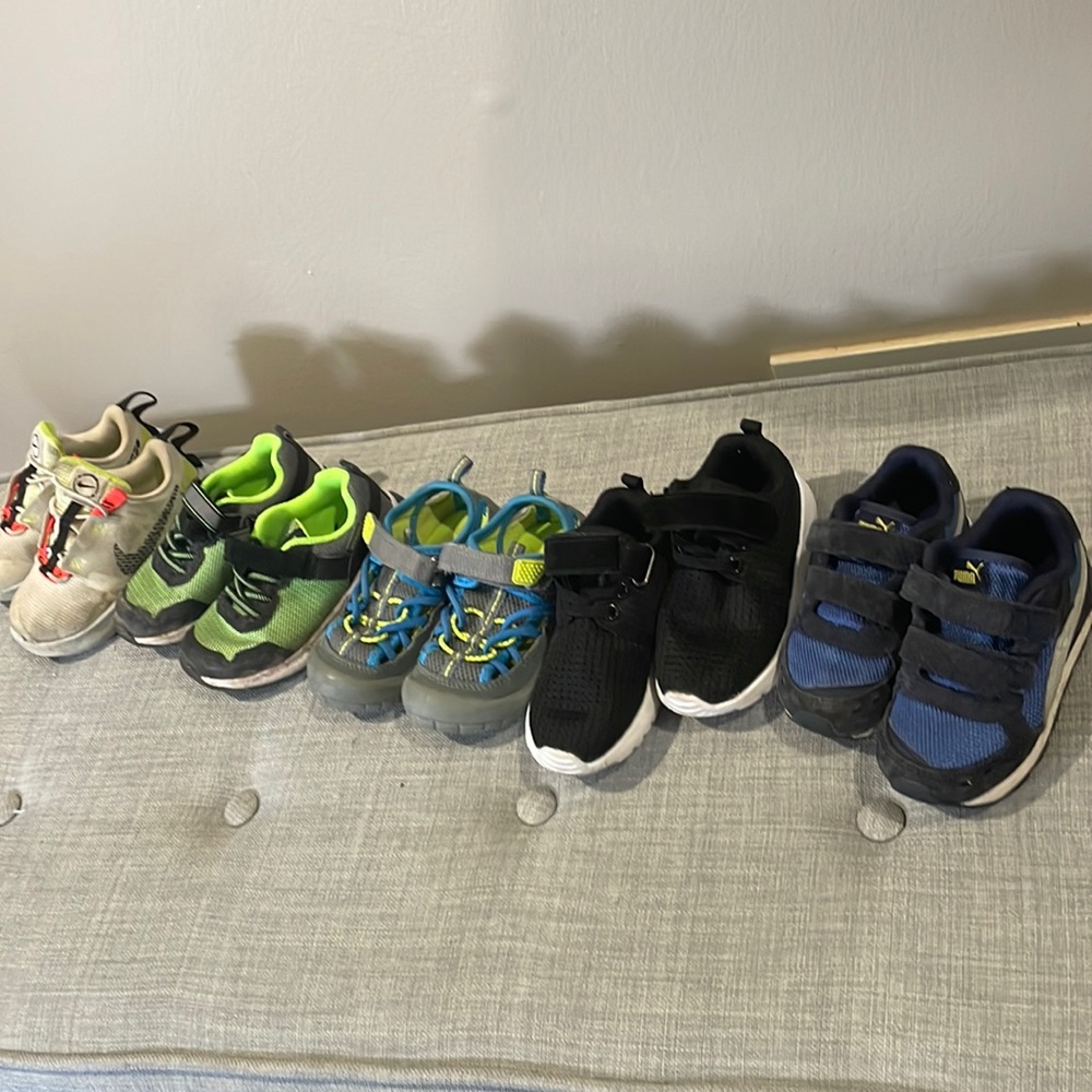 Boys size 7 & 8 boys shoes